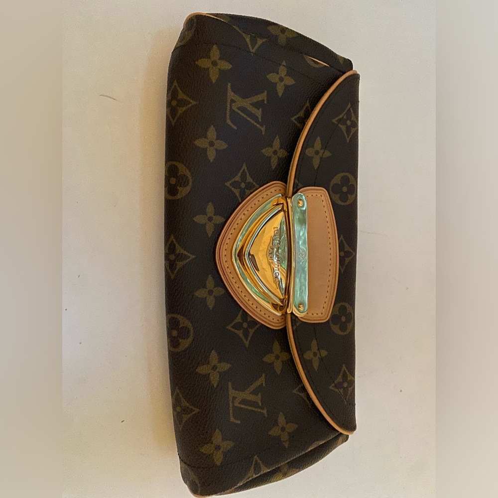 SOLD—Almost Brand New Louis Vuitton Pochette Bag!!!! Authentic!